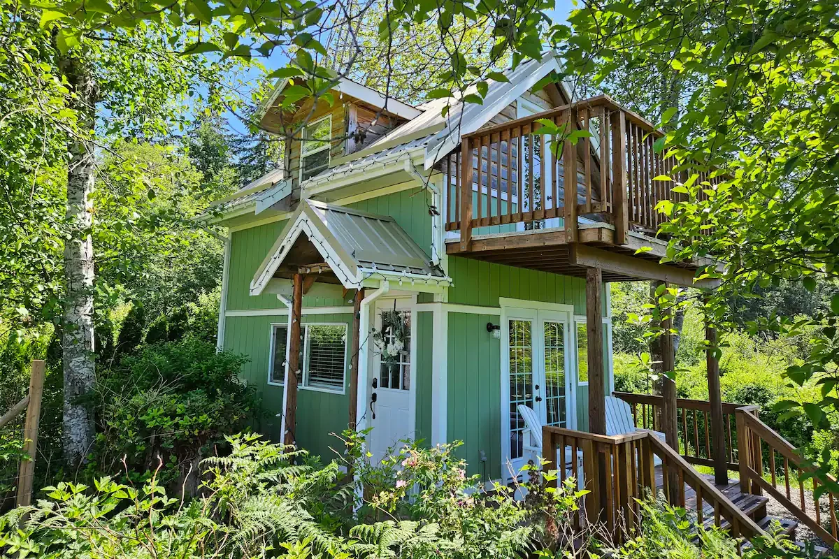 Heather Cottage in Courtenay