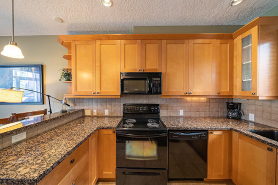 Kitchen in Harborview Retreat, Sooke